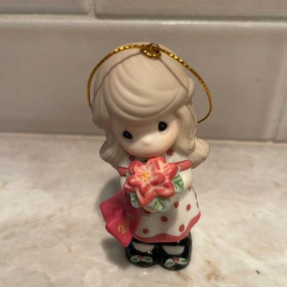 Precious Moments 2016 christmas ornament - Picture 1 of 6